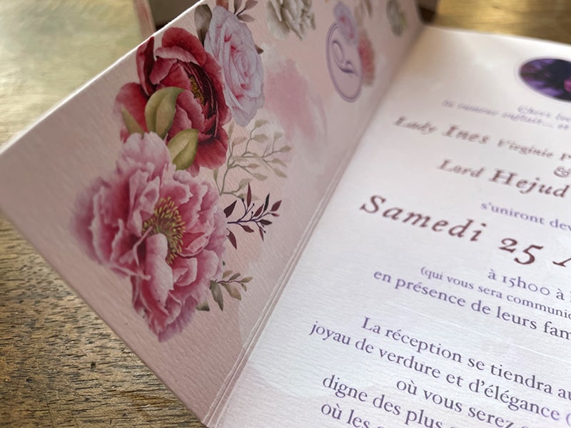 motifs floraux pivoine et roses sur faire-part mariage rose