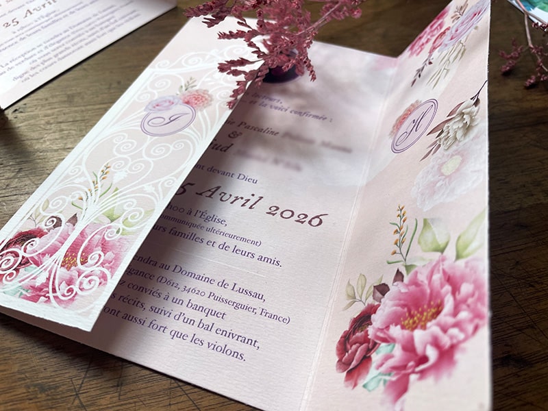 faire-part mariage floral rose poudré avec pivoines délicates et roses romantiques